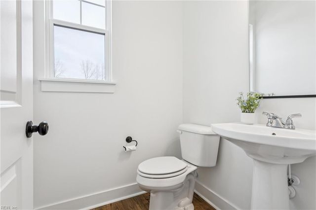 909 Douglas Eley LN, Chesapeake, VA 23322