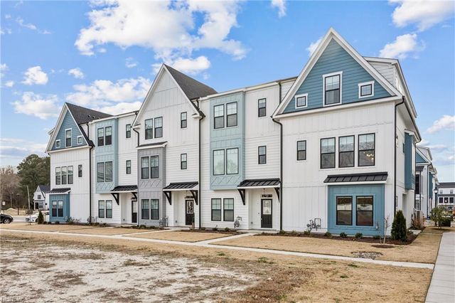 909 Douglas Eley LN, Chesapeake, VA 23322