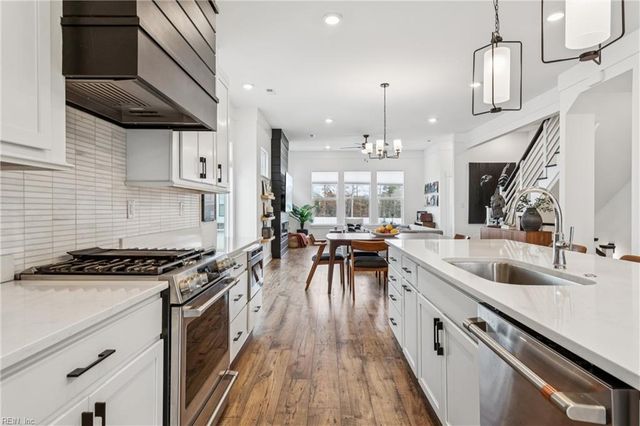 909 Douglas Eley LN, Chesapeake, VA 23322