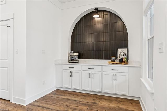 909 Douglas Eley LN, Chesapeake, VA 23322