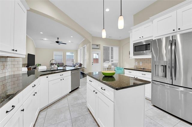 8927 Summer Iris Trail, Cypress, TX 77433