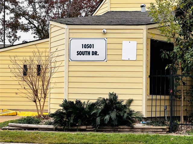10501 South Drive 286, Houston, TX 77099