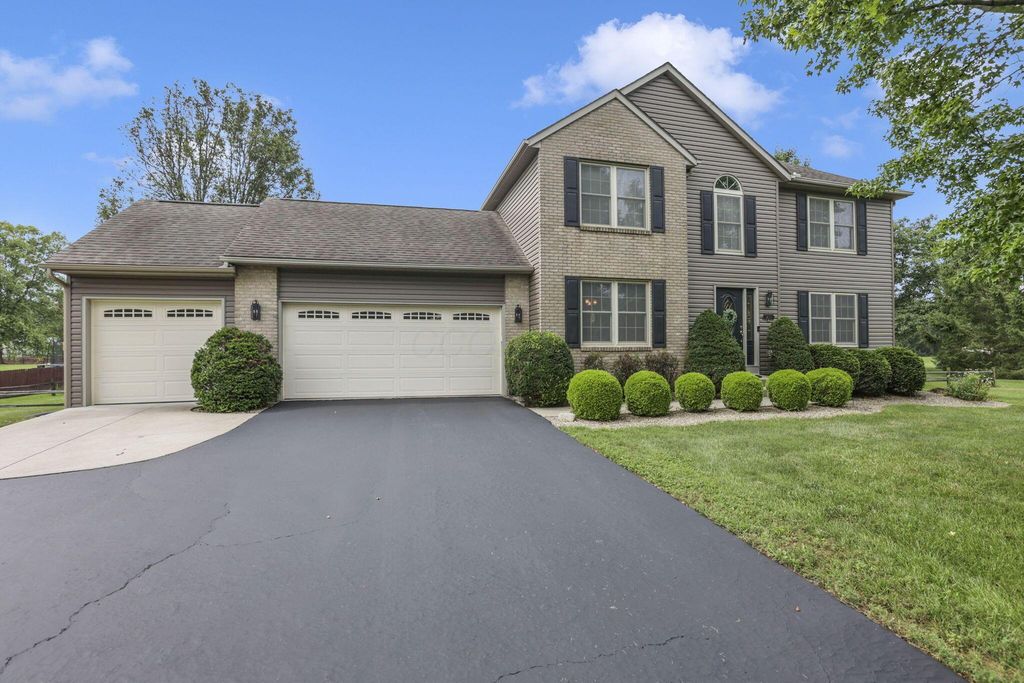 7639 Beecher Road SW, Pataskala, OH 43062