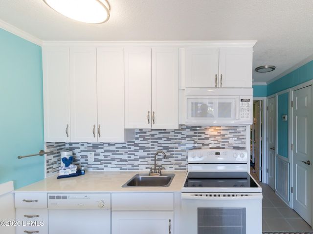 40 Folly Field Rd Apt C246, Hilton Head Island, SC 29928