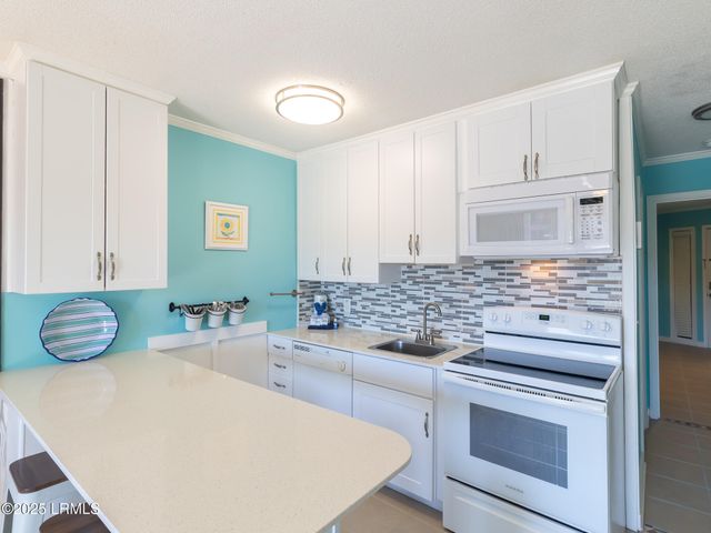 40 Folly Field Rd Apt C246, Hilton Head Island, SC 29928