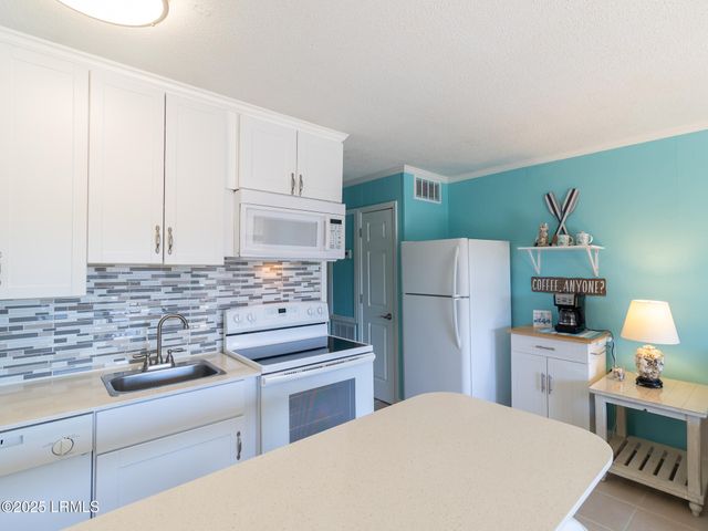 40 Folly Field Rd Apt C246, Hilton Head Island, SC 29928