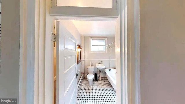 2522 N CALVERT ST, Baltimore, MD 21218