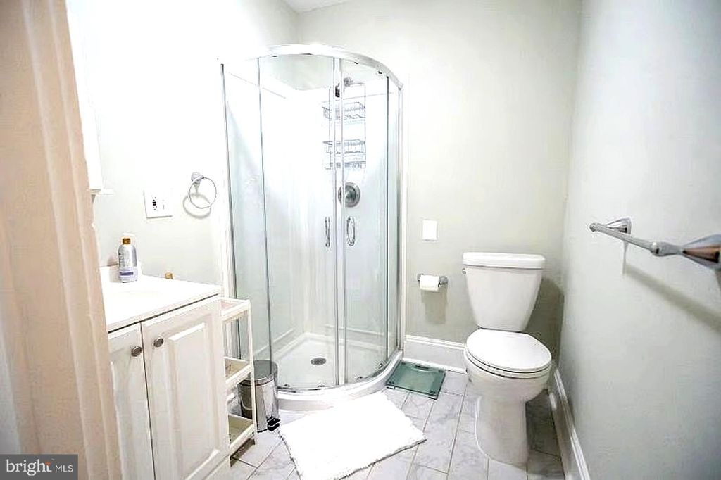Image 14 of property listing at 2522 N CALVERT ST, Baltimore, MD 21218
