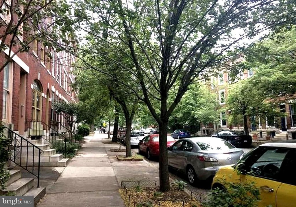 Image 2 of property listing at 2522 N CALVERT ST, Baltimore, MD 21218