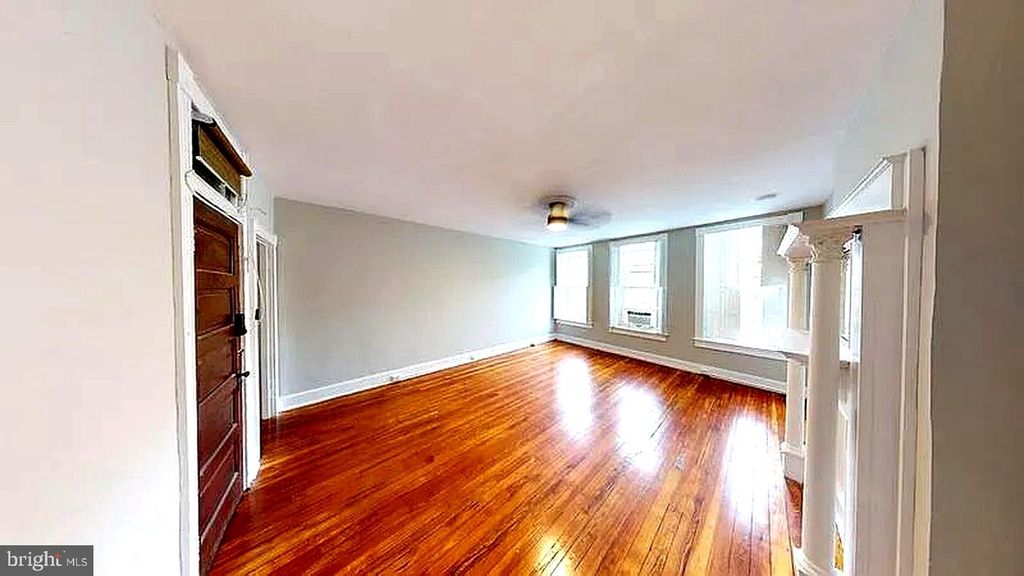 Image 3 of property listing at 2522 N CALVERT ST, Baltimore, MD 21218