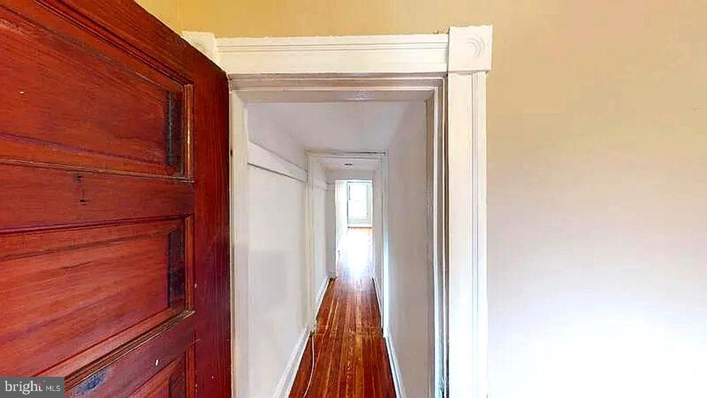 Image 5 of property listing at 2522 N CALVERT ST, Baltimore, MD 21218