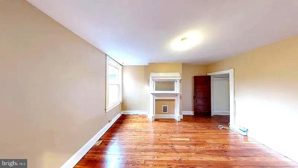 Image 7 of property listing at 2522 N CALVERT ST, Baltimore, MD 21218