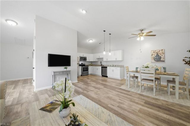 1320 Pershing CT, Virginia Beach, VA 23453