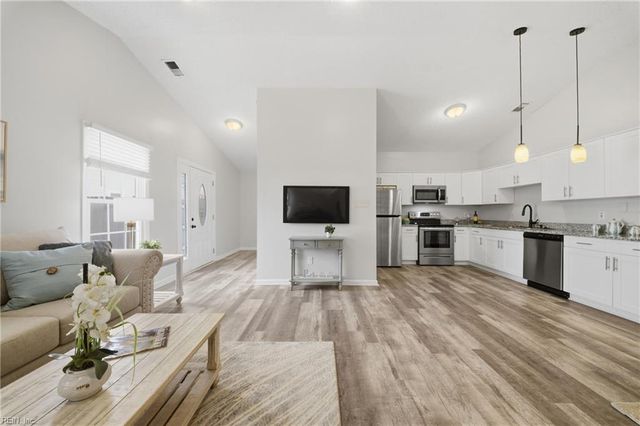 1320 Pershing CT, Virginia Beach, VA 23453