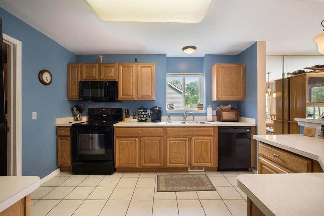 2672 Ambassador Drive, Ypsilanti, MI 48198