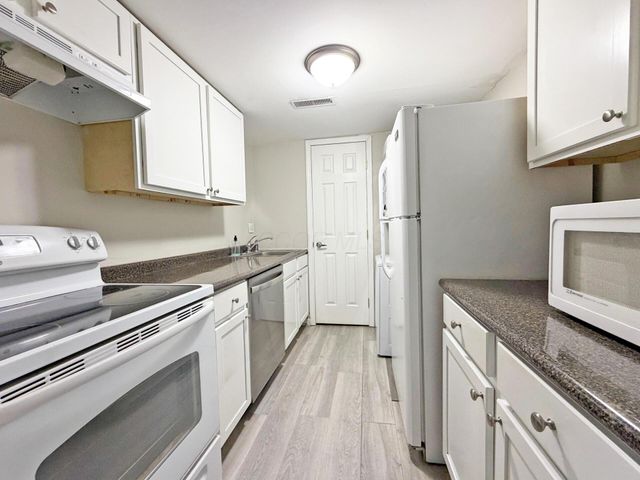 4710 Charecote Lane, D D, Columbus, OH 43220