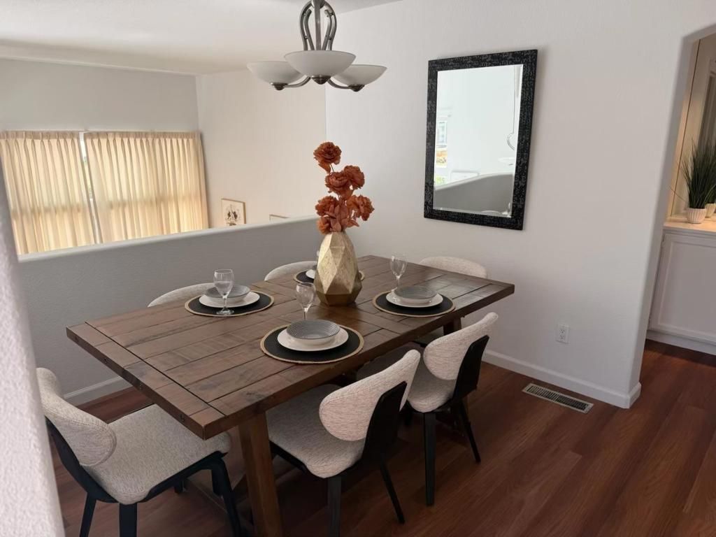 Image 7 of property listing at 553 Mill River Lane, San Jose, CA 95134