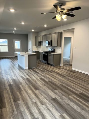 927 Coffee Mill Lane, College Station, TX 77845