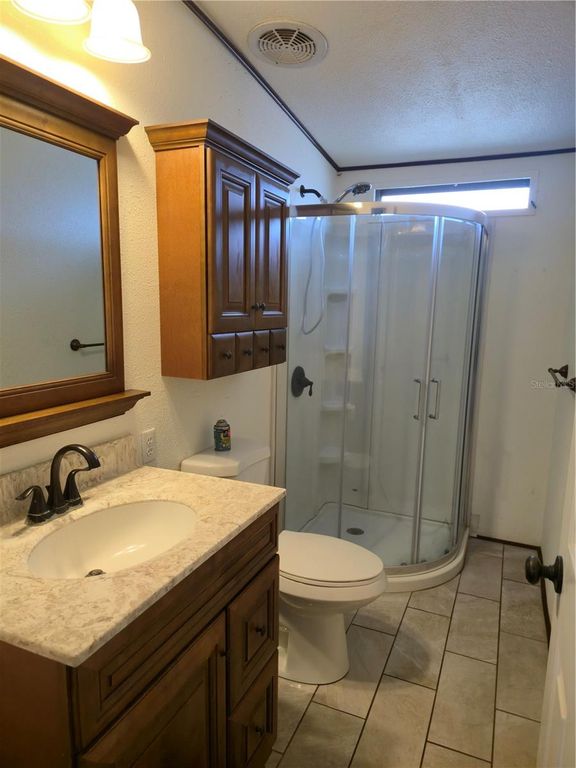 Image 14 of property listing at 131 VICTORIA DRIVE, Haines City, FL 33844