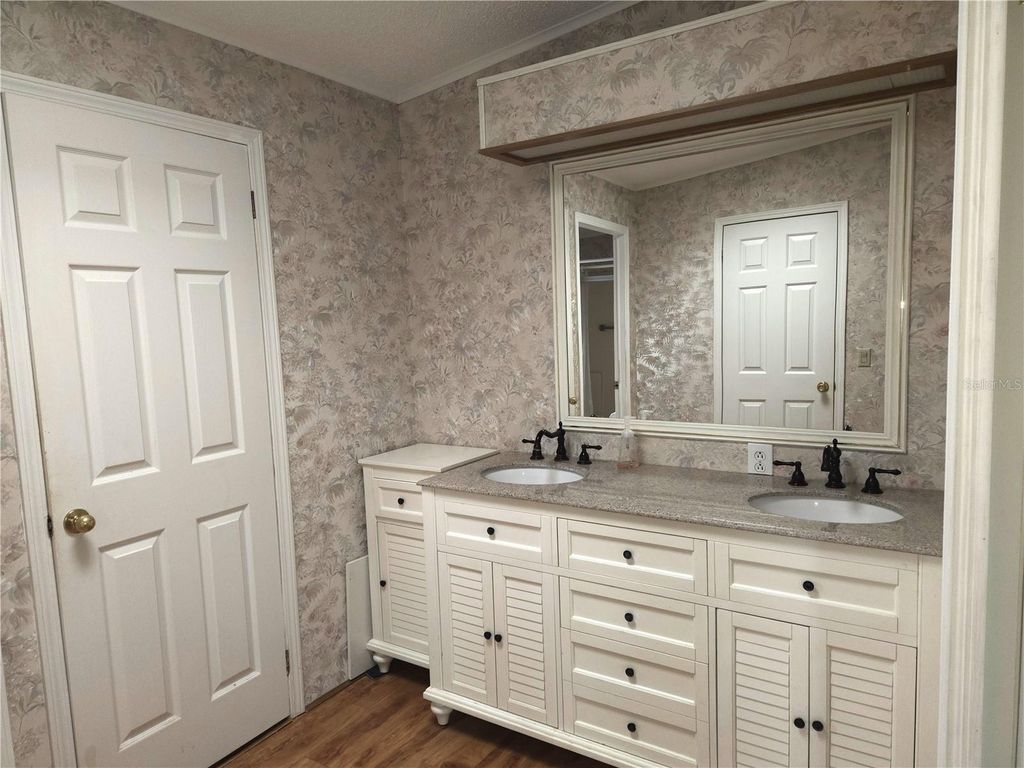 Image 40 of property listing at 131 VICTORIA DRIVE, Haines City, FL 33844