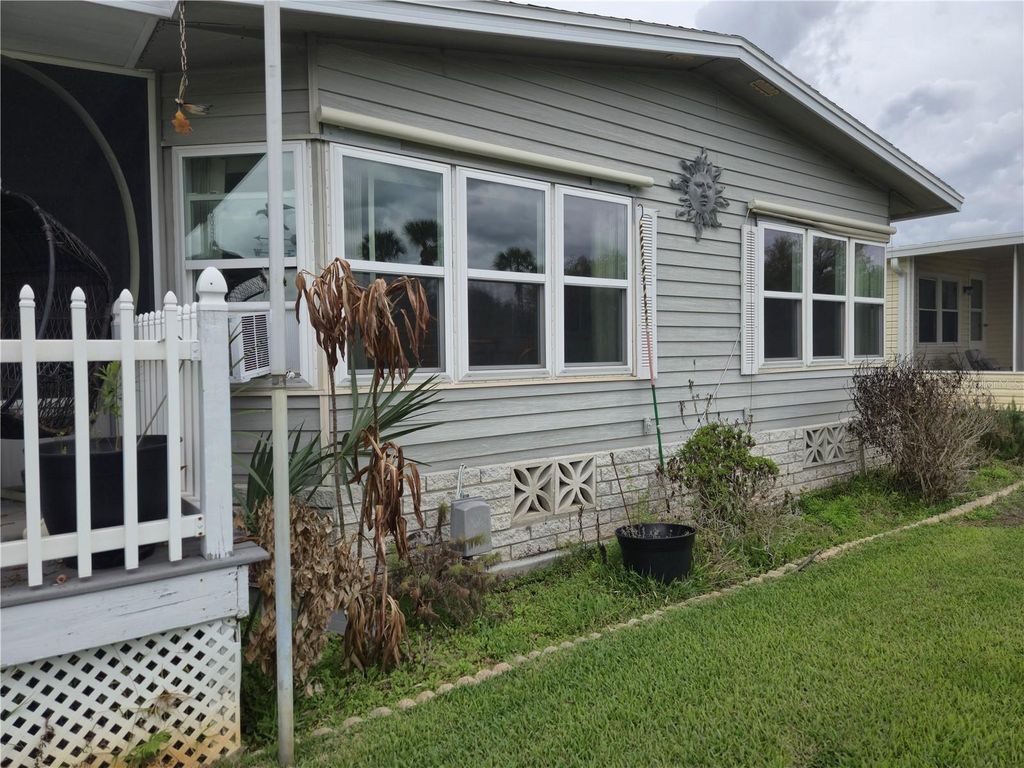 Image 5 of property listing at 131 VICTORIA DRIVE, Haines City, FL 33844