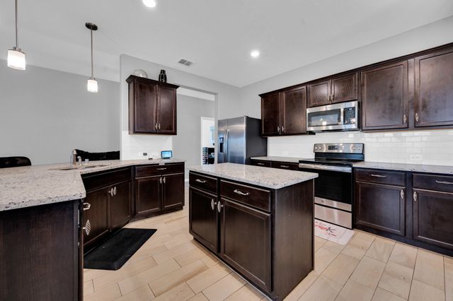 111 Broken Arrow Street, Waxahachie, TX 75165