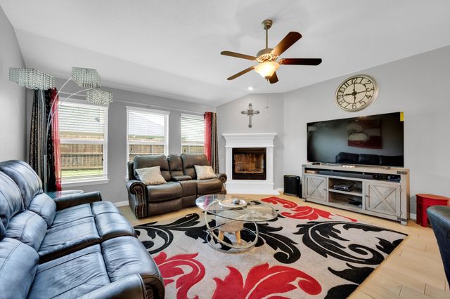 111 Broken Arrow Street, Waxahachie, TX 75165