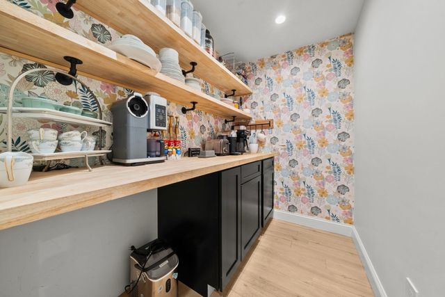 53 Cranmore Rd, Braintree, MA 02184