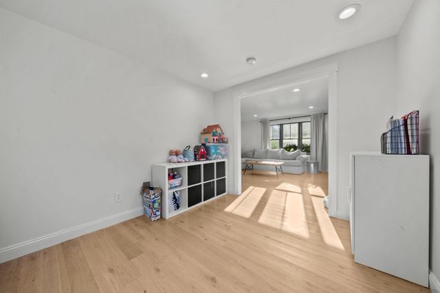 53 Cranmore Rd, Braintree, MA 02184