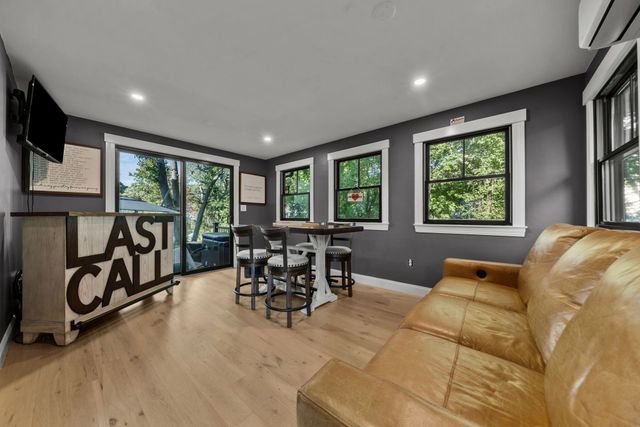 53 Cranmore Rd, Braintree, MA 02184