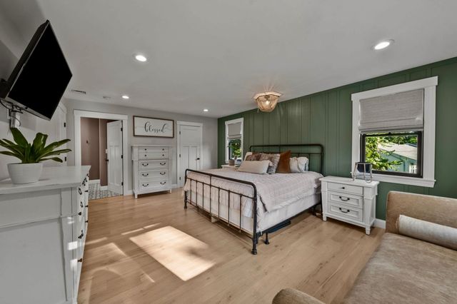 53 Cranmore Rd, Braintree, MA 02184