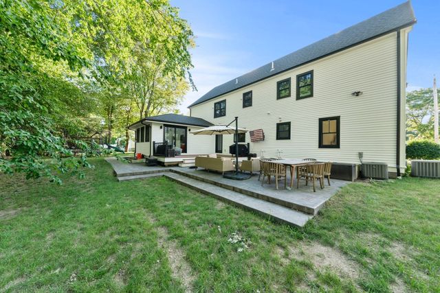 53 Cranmore Rd, Braintree, MA 02184