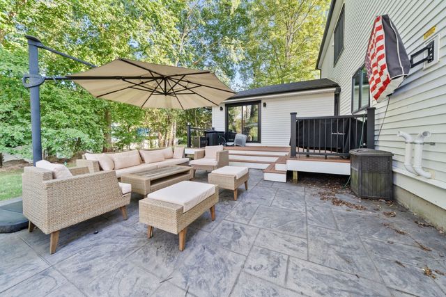 53 Cranmore Rd, Braintree, MA 02184