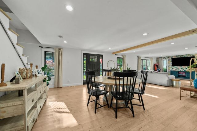 53 Cranmore Rd, Braintree, MA 02184