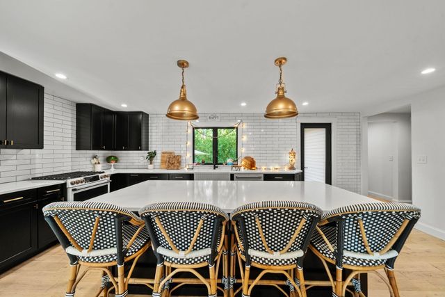 53 Cranmore Rd, Braintree, MA 02184