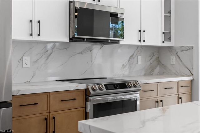 5027 Gunn CIR, Labelle, FL 33935