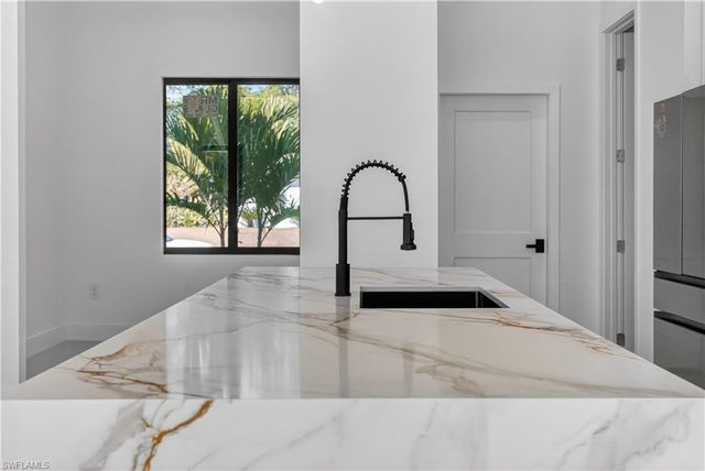 5027 Gunn CIR, Labelle, FL 33935