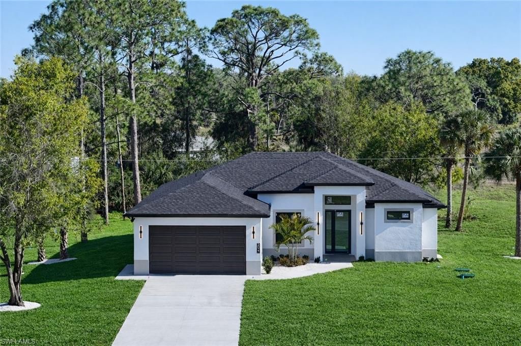 5027 Gunn CIR, Labelle, FL 33935