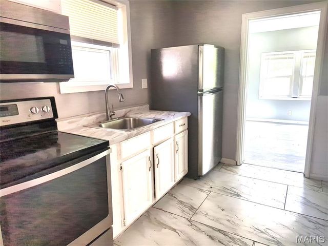 4604 June Avenue, Northwoods, MO 63121