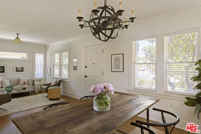 2955 8th Avenue, Los Angeles, CA 90018