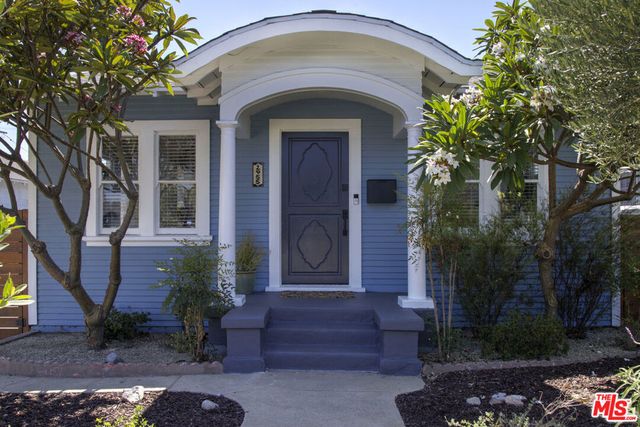 2955 8th Avenue, Los Angeles, CA 90018