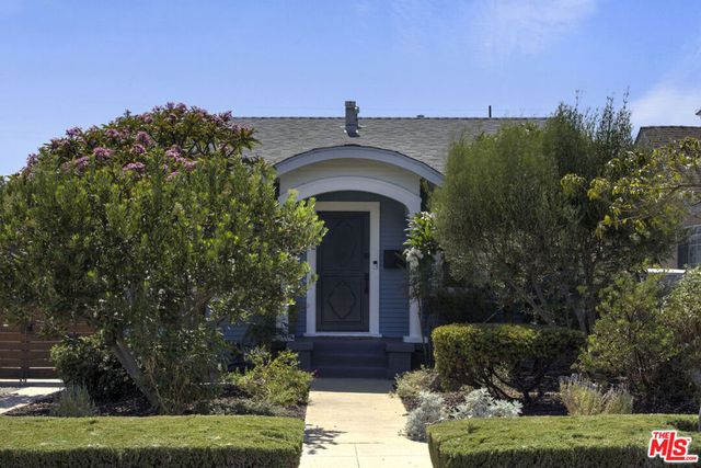 2955 8th Avenue, Los Angeles, CA 90018