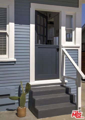 2955 8th Avenue, Los Angeles, CA 90018