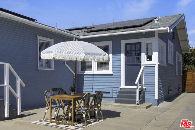 2955 8th Avenue, Los Angeles, CA 90018