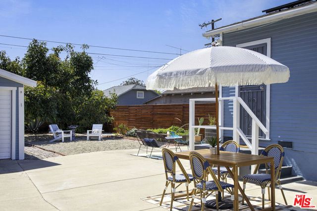 2955 8th Avenue, Los Angeles, CA 90018