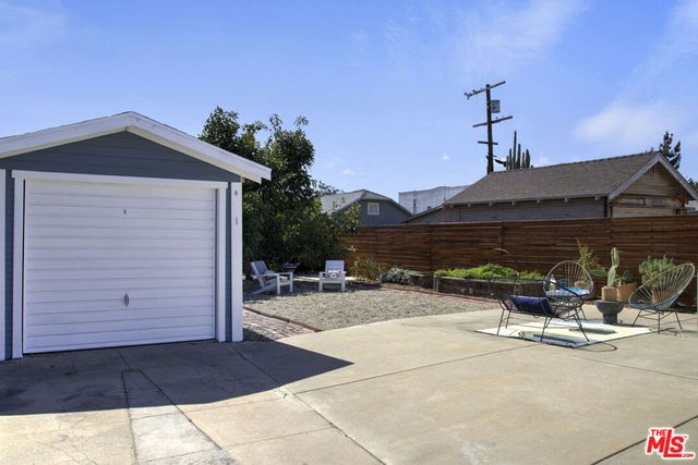 2955 8th Avenue, Los Angeles, CA 90018