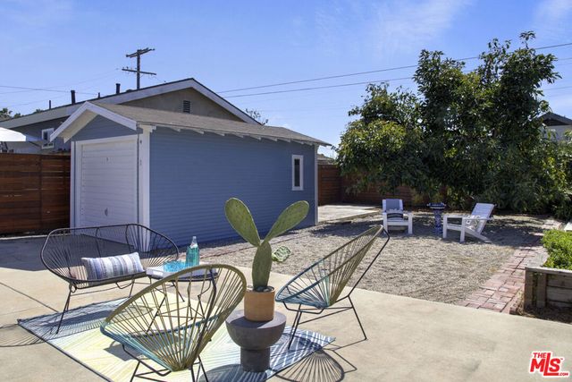 2955 8th Avenue, Los Angeles, CA 90018