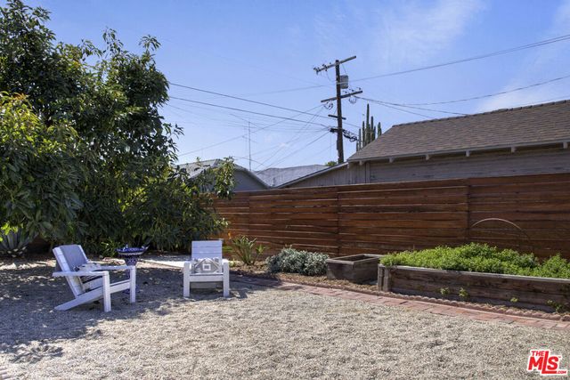 2955 8th Avenue, Los Angeles, CA 90018