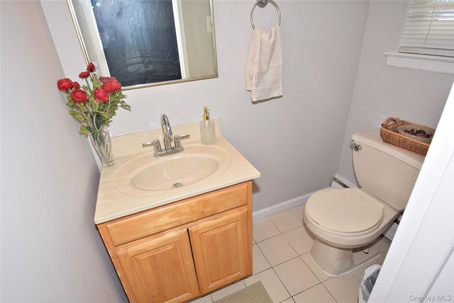 1055 Coates Avenue, Holbrook, NY 11741