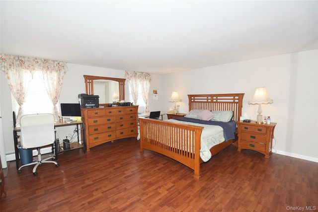 1055 Coates Avenue, Holbrook, NY 11741